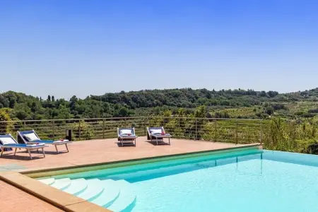 Maison Castello - Piscine et terrasse en Toscane : photo 3