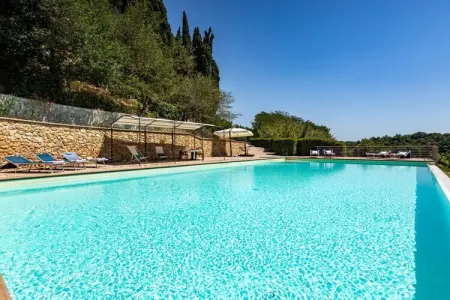 Maison Castello - Piscine et terrasse en Toscane : photo 6