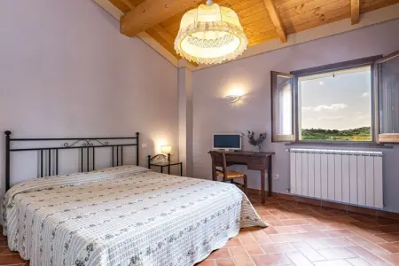 Maison Castello - Piscine et terrasse en Toscane : photo 13