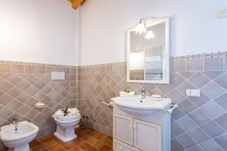 Maison Castello - Piscine et terrasse en Toscane : photo 14