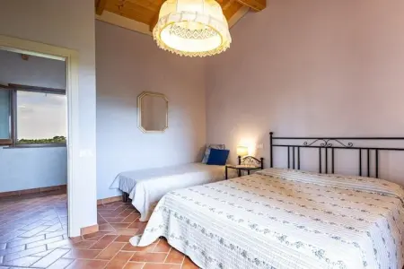 Maison Castello - Piscine et terrasse en Toscane : photo 15