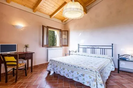 Maison Castello - Piscine et terrasse en Toscane : photo 18