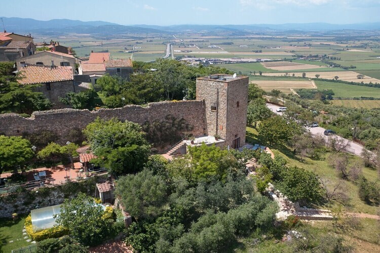 Maison-tour médiévale avec piscine à Montepescali - Photo 10