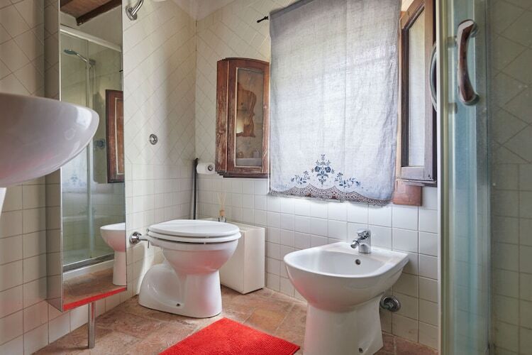 Maison-tour médiévale avec piscine à Montepescali - Photo 16