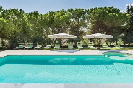 Villa Lorena, 11 chambres aux Marches pour 23 personnes