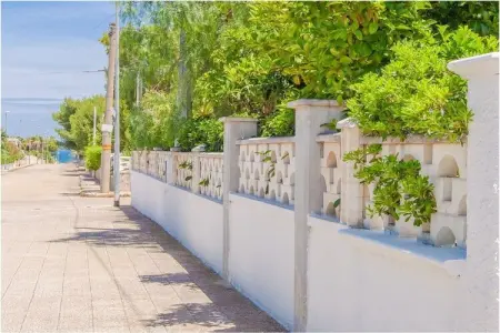 Villa Orchidea à Torre Santa Sabina, 400 m de la plage : photo 2