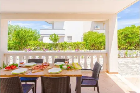 Villa Orchidea à Torre Santa Sabina, 400 m de la plage : photo 6