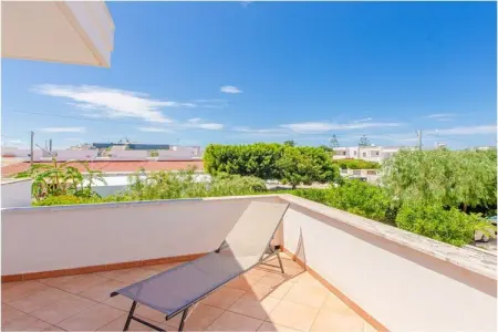 Villa Orchidea à Torre Santa Sabina, 400 m de la plage : photo 8