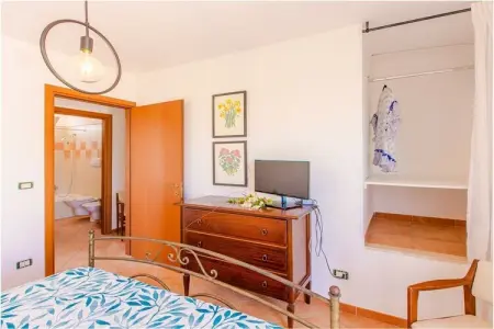 Villa Orchidea à Torre Santa Sabina, 400 m de la plage : photo 17