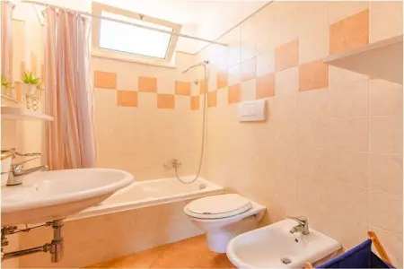 Villa Orchidea à Torre Santa Sabina, 400 m de la plage : photo 22