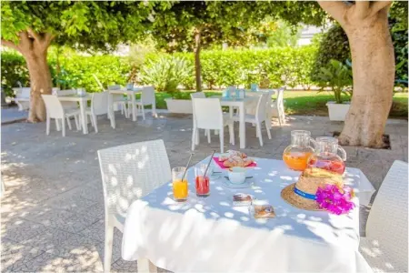 Villa Orchidea à Torre Santa Sabina, 400 m de la plage : photo 30