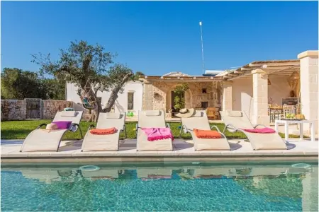 Lamia del Vespro, maison traditionnelle avec piscine