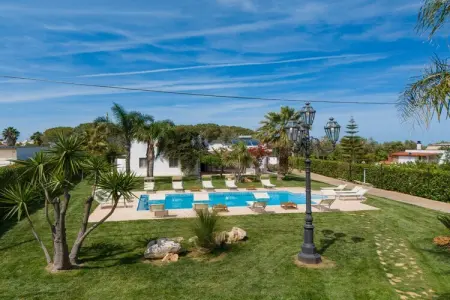 Villa avec piscine partagée près d'Ostuni