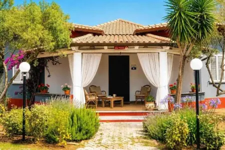 Studio Mono House Betania avec terrasse et plage privée