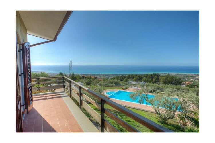 Villa Contura : 3 logements indépendants, piscine et vue Éoliennes - Photo 1