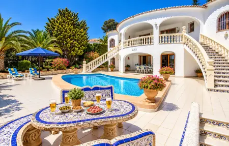La Perla, maison 340 m² avec piscine et vue mer : photo 1