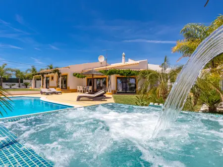 Villa Casinha : piscine et jacuzzi privés à Albufeira : photo 2