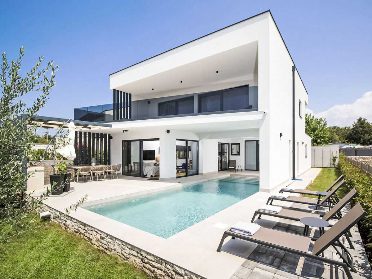 Villa BB : 4 chambres, piscine chauffée près de Rovinj - Photo 1