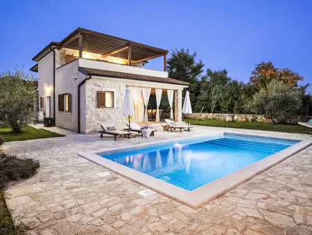 Mediterranean Villa LuLu on Krk - 10 pers, piscine chauffée