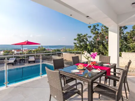 Villa Delfin, 4 ch, piscine chauffée à Punat : photo 8