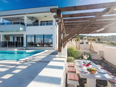 Villa Delfin, 4 ch, piscine chauffée à Punat : photo 12