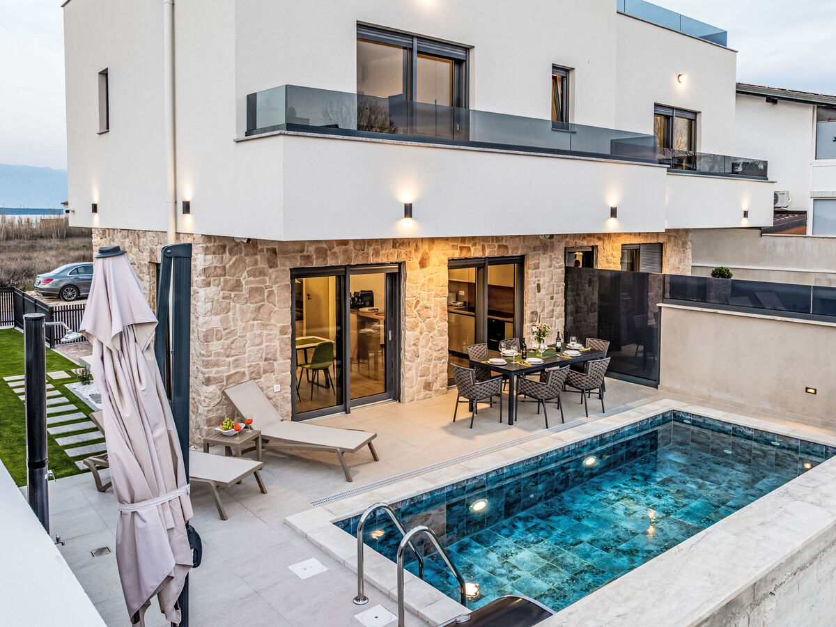 Villa Royal II Sabunike, piscine chauffée à 300 m de la mer - Photo 8