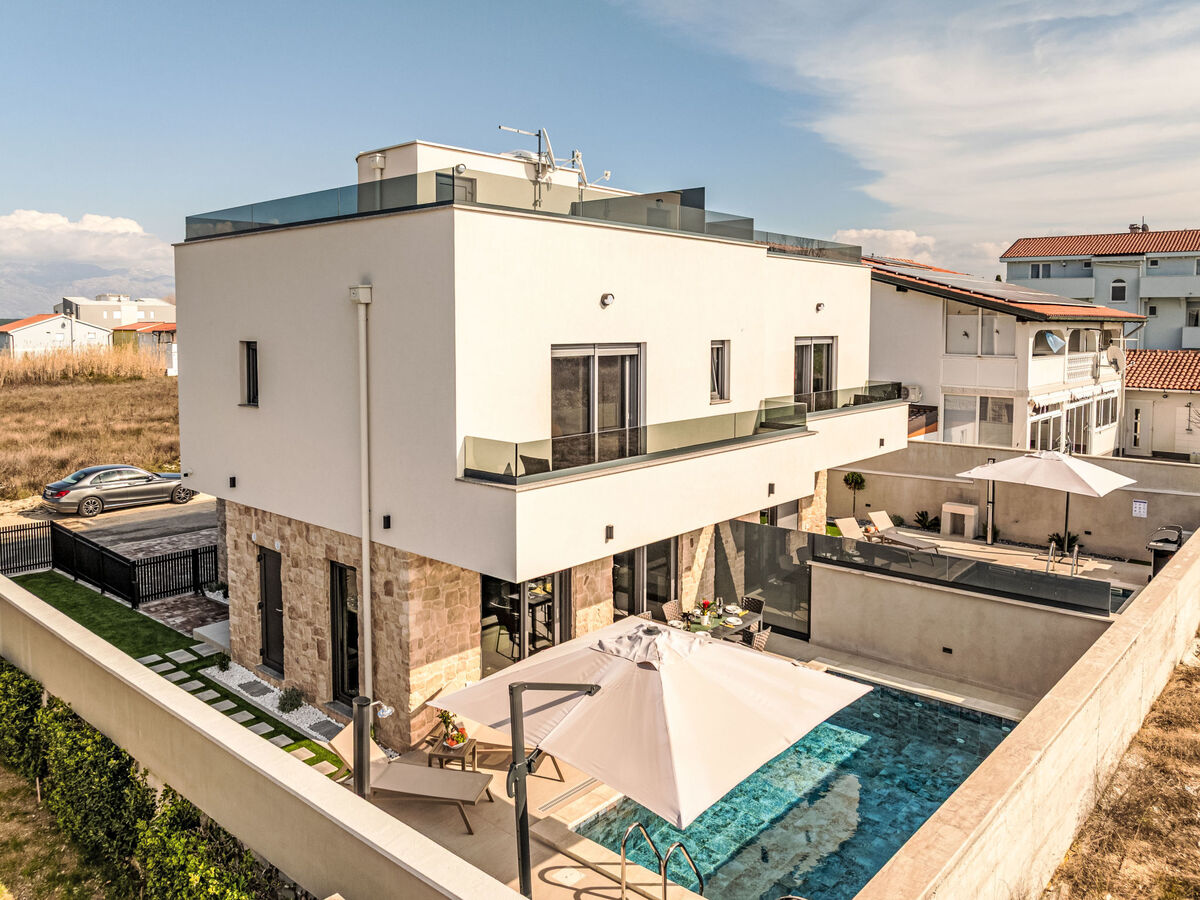 Villa Royal II Sabunike, piscine chauffée à 300 m de la mer - Photo 10
