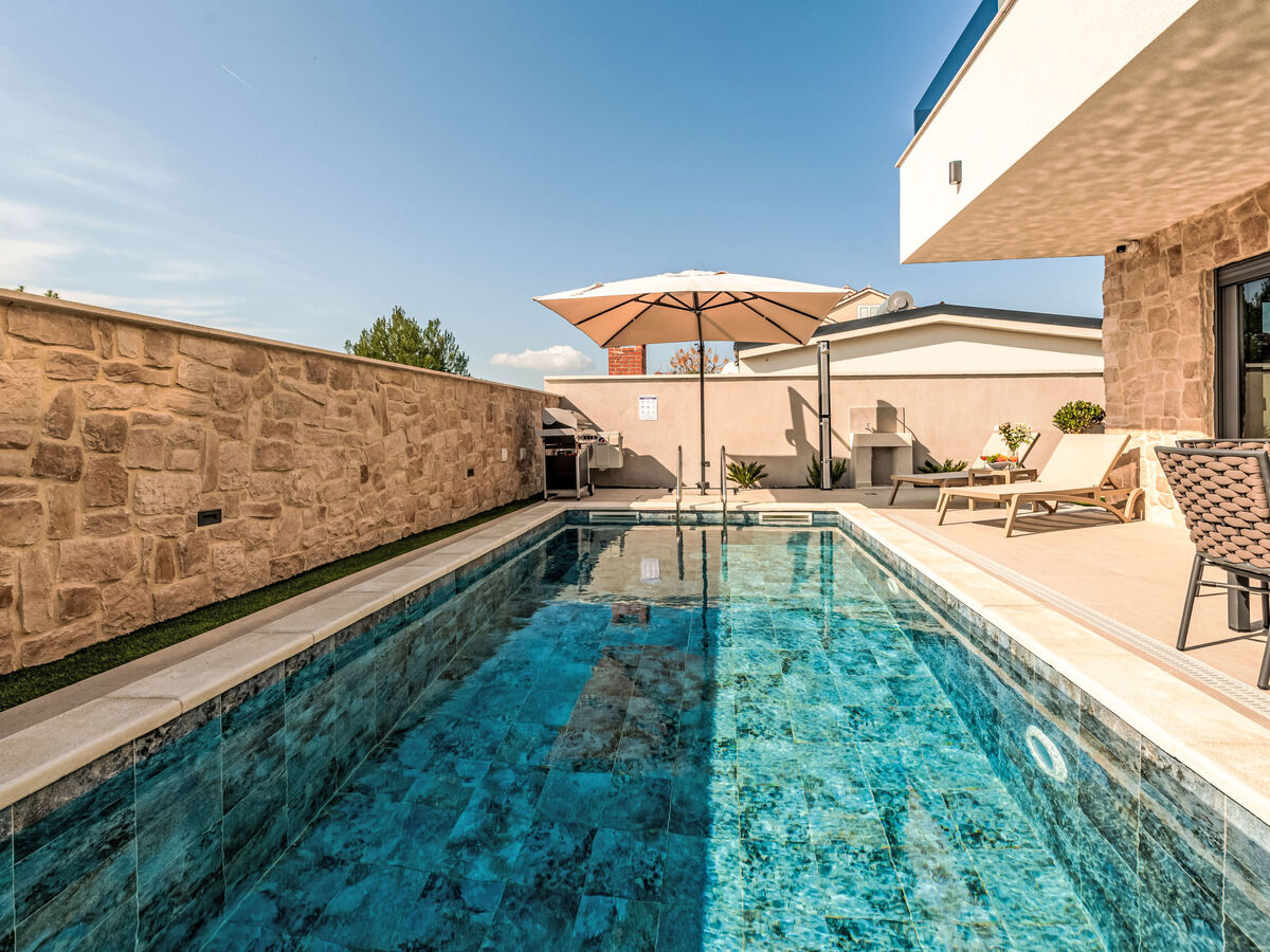 Villa Royal II Sabunike, piscine chauffée à 300 m de la mer - Photo 21