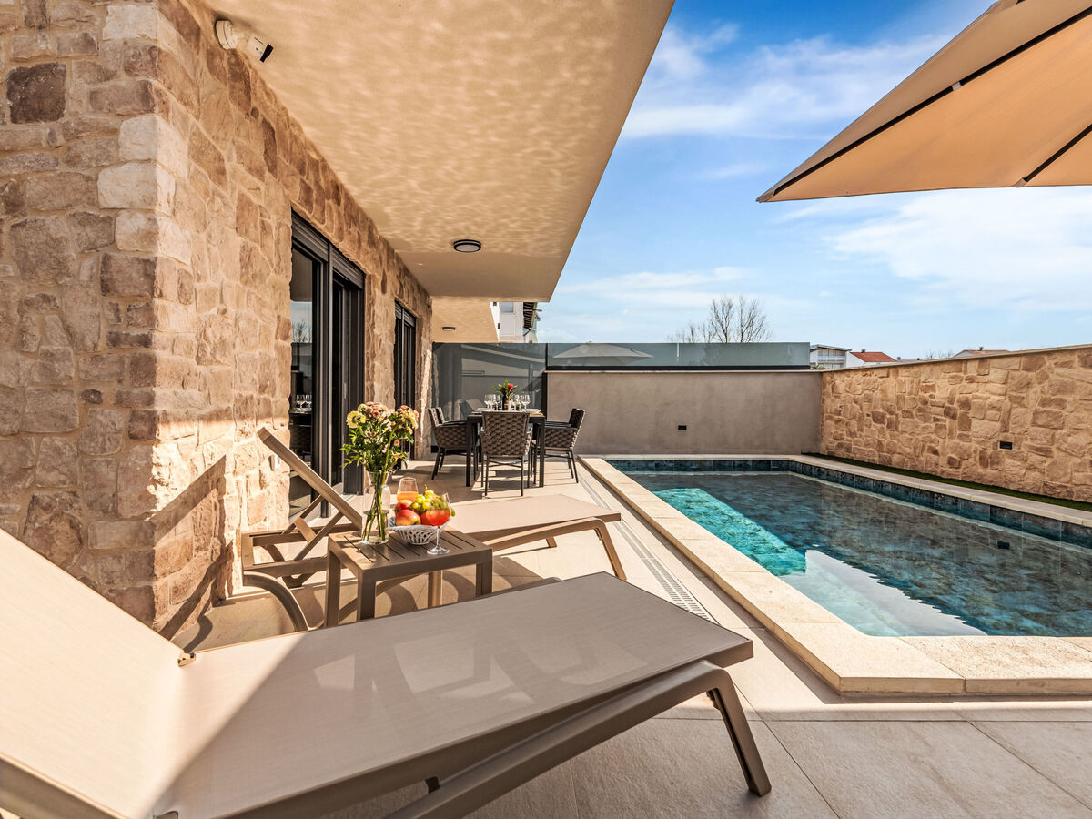Villa Royal II Sabunike, piscine chauffée à 300 m de la mer - Photo 24