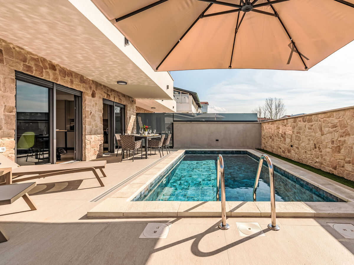 Villa Royal II Sabunike, piscine chauffée à 300 m de la mer - Photo 27