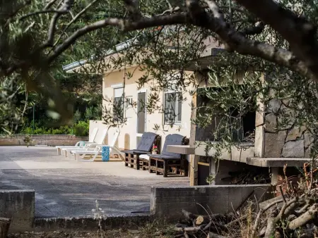 Maison Boris à Podstrana, 2 km de la plage