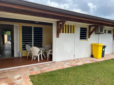 Maison plain-pied avec jardin clos à Sainte-Anne, Martinique : photo 1