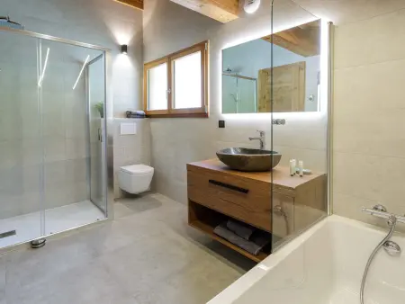 Chalet 5 étoiles Morzine, jacuzzi et sauna, 5 chambres : photo 8