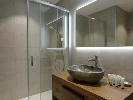 Chalet 5 étoiles Morzine, jacuzzi et sauna, 5 chambres : photo 16