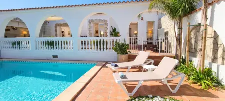 Villa Grand Canal à Empuriabrava : piscine chauffable, amarre privée : photo 17