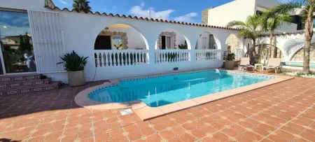 Villa Grand Canal à Empuriabrava : piscine chauffable, amarre privée : photo 21