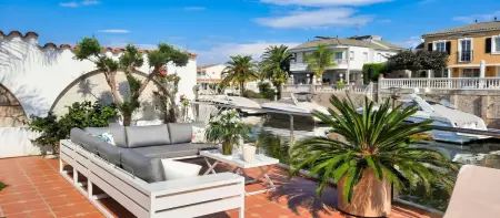 Villa Grand Canal à Empuriabrava : piscine chauffable, amarre privée : photo 27
