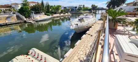Villa Grand Canal à Empuriabrava : piscine chauffable, amarre privée : photo 40