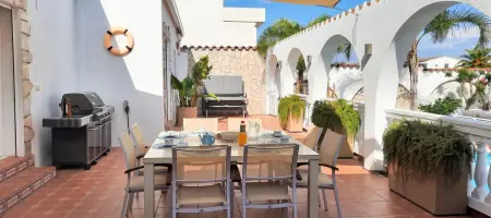 Villa Grand Canal à Empuriabrava : piscine chauffable, amarre privée : photo 44