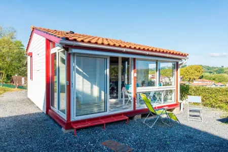 Bungalow 50 m² avec piscine partagée et vue montagne à Hasparren : photo 9