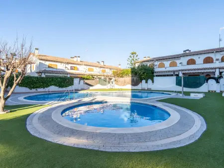 Villa 137m² à 100m de la plage, 2 piscines, 12 pers. : photo 3