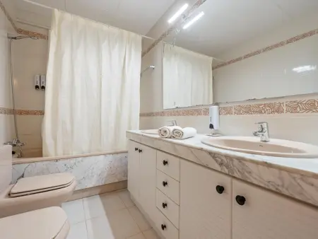 Villa 137m² à 100m de la plage, 2 piscines, 12 pers. : photo 13