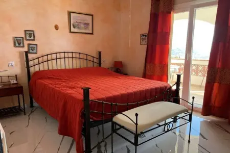Appartement 70 m² vue baie de Roses avec piscine : photo 14