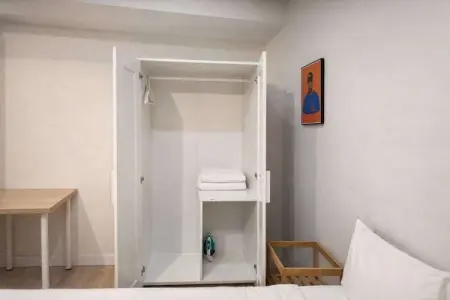 Chambre privée Madrid – Kitchenette et terrasse partagée : photo 11