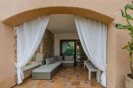 Maison 100 m² vue mer à Porto Cervo, jardin méditerranéen : photo 14