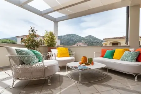 Maison Rimediu Grande à Orosei, 115 m² avec jardin