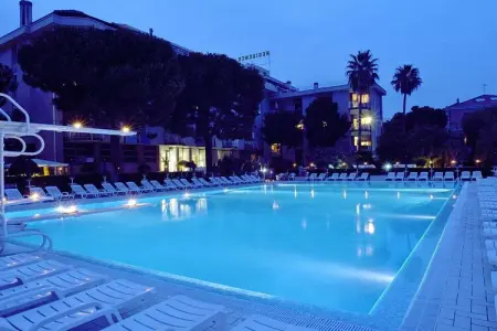 Studio rénové avec piscine et bain à remous à Ceriale : photo 5