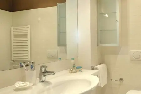 Studio rénové avec piscine et bain à remous à Ceriale : photo 11