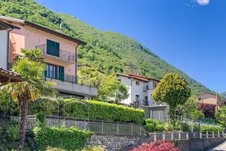 Maison 8 chambres avec piscine à 30m du lac à Lezzeno : photo 2
