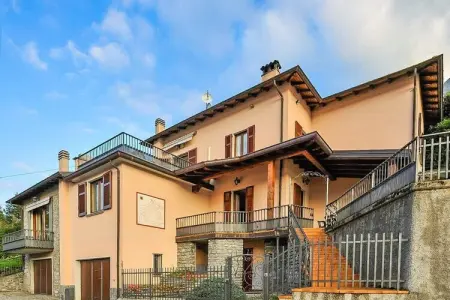 Maison 8 chambres avec piscine à 30m du lac à Lezzeno : photo 4